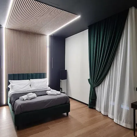 Chiatamone Luxury Home-2
